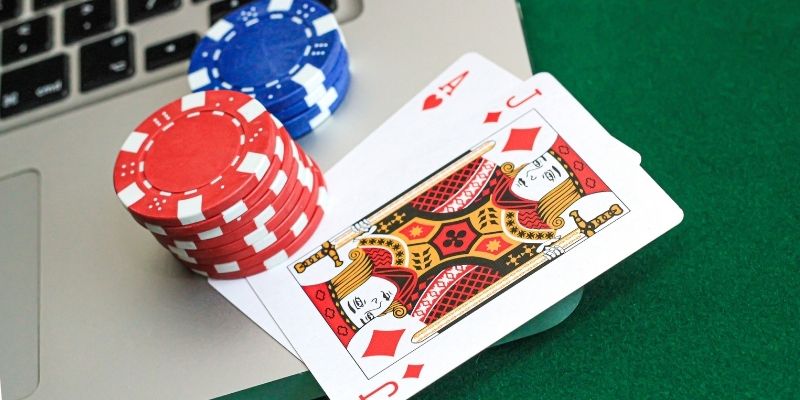 Kinh nghiệm đặt cược Poker thắng lớn - Bật mí từ người chơi 1 kinh-nghiem-dat-cuoc-poker-thang-lon (2)
